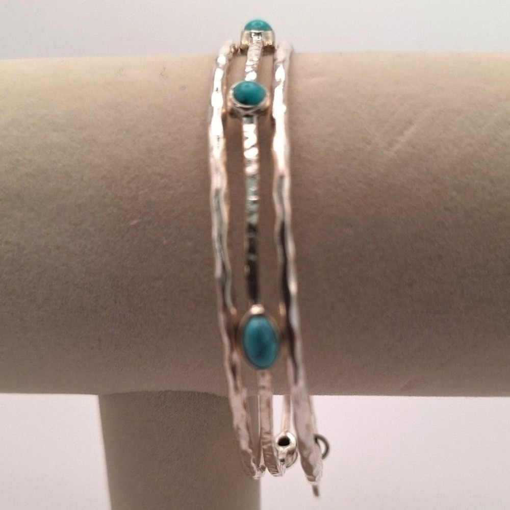 Bangle bracelets set of 3 thin hammered blue stones heart charm silver tone